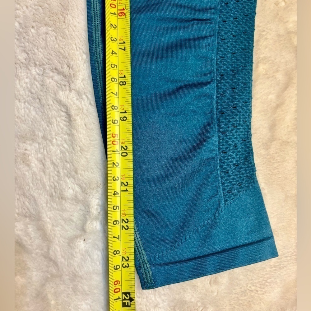 Sale! NWT Fabletics Leggings M Dark Teal Sync High-Waisted 7/8 length Perforated - Picture 16 of 16